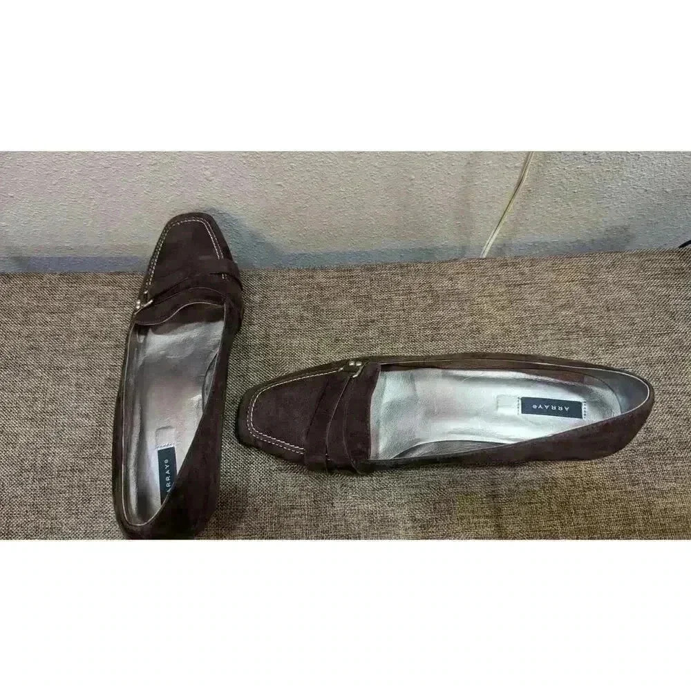 Women's brown leather stacked heeled dress shoes by Array, size 10.5M Never worn